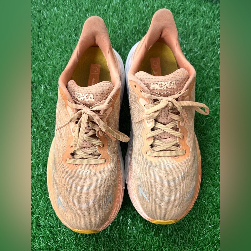 Hoka Women’s Arahi 6 Orange Athletic Shoes for Running Size 9